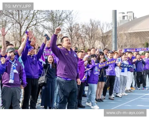 冠军球队成立粉丝俱乐部加强与球迷的互动联结，冠军赞助的球队