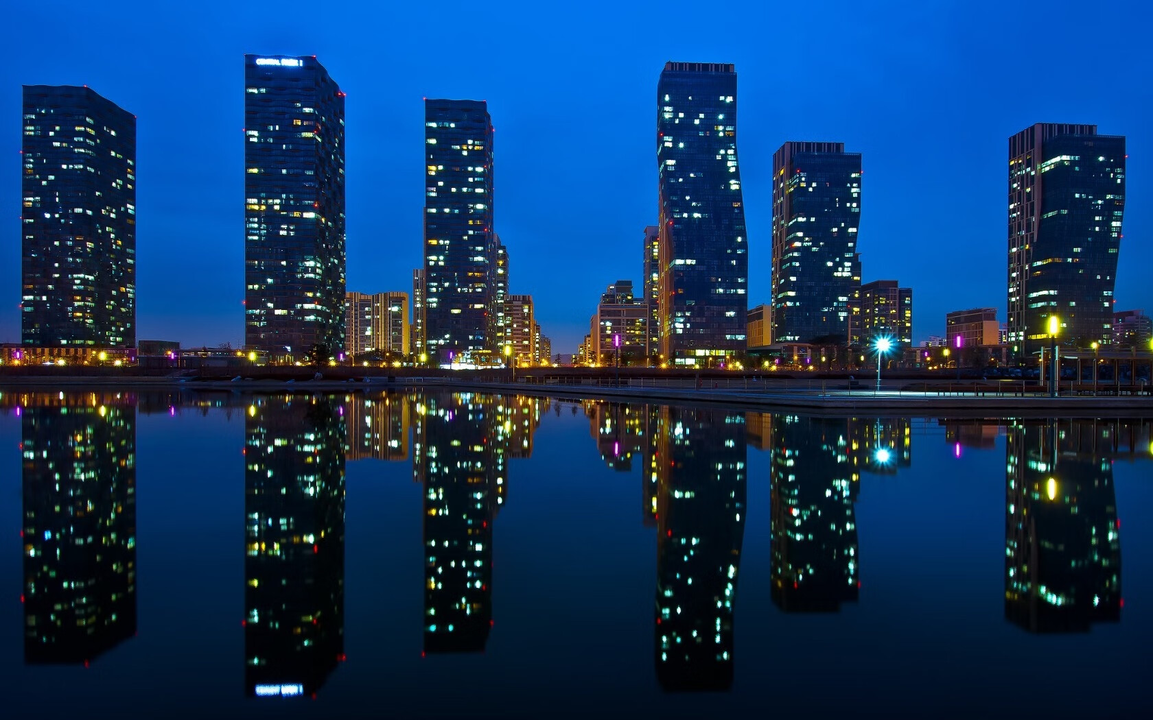 爱游戏官网-三人之下寂静无声：五大联赛攻势稀少？，三人之下什么意思